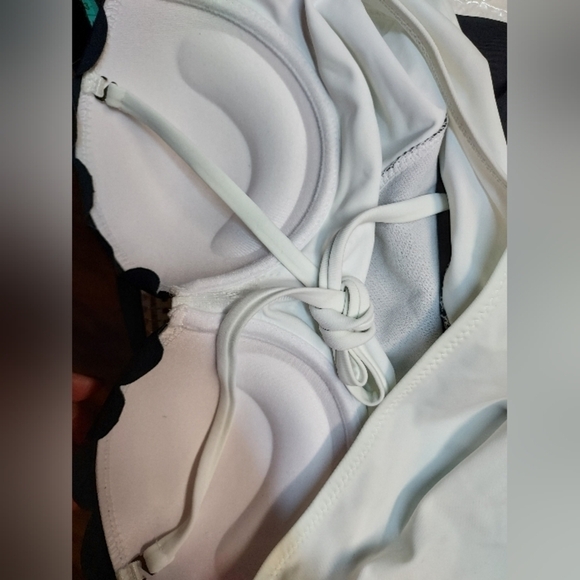 Cupshe NWT 1 Piece swimwear small double scalloped trim - Picture 12 of 14